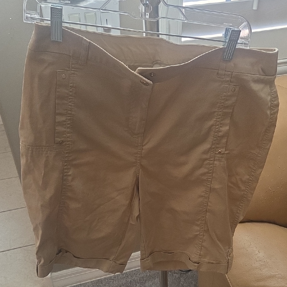 Chico's Classic Tan Cargo Shorts